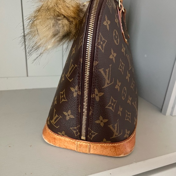AUTHENTIC Louis Vuitton Alma - Picture 4 of 10